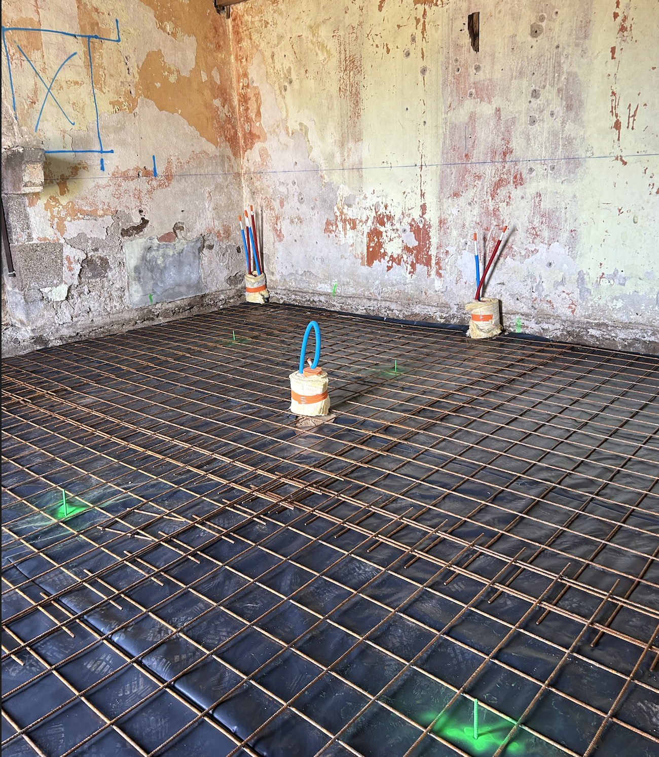 Décaissement et réalisation d'une dalle de 70m2 en béton - Photo 2