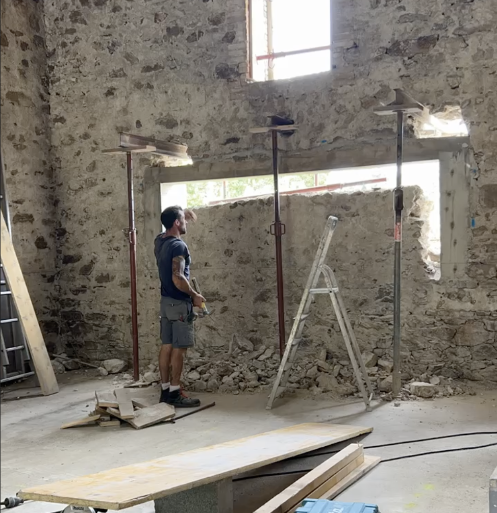 Création d'une fenêtre panoramique dans un mur de pierre - Photo 2